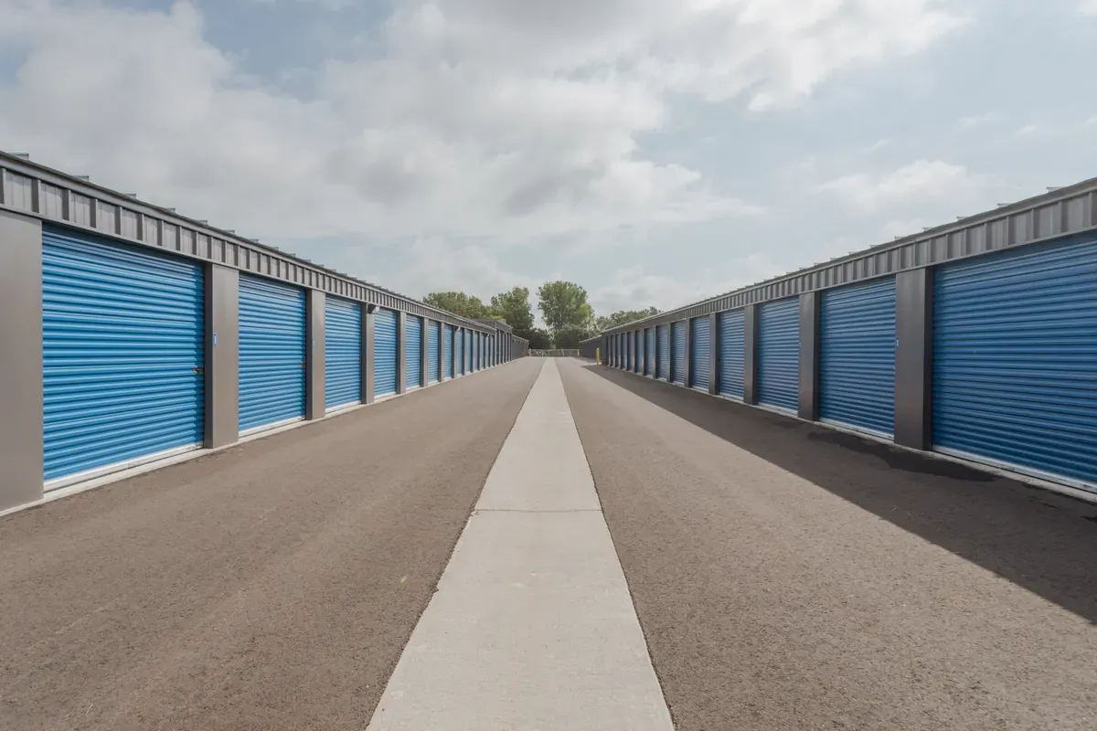 Drive Aisle KO Storage of Austin, MN